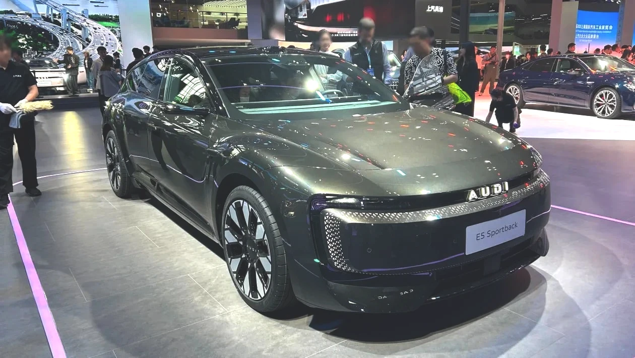 sarj-derdini-tarihe-gomen-otomobil-audiden-yeni-canavar-e5-sportback-10-dakikada-370-km-menzil-5-001.jpeg