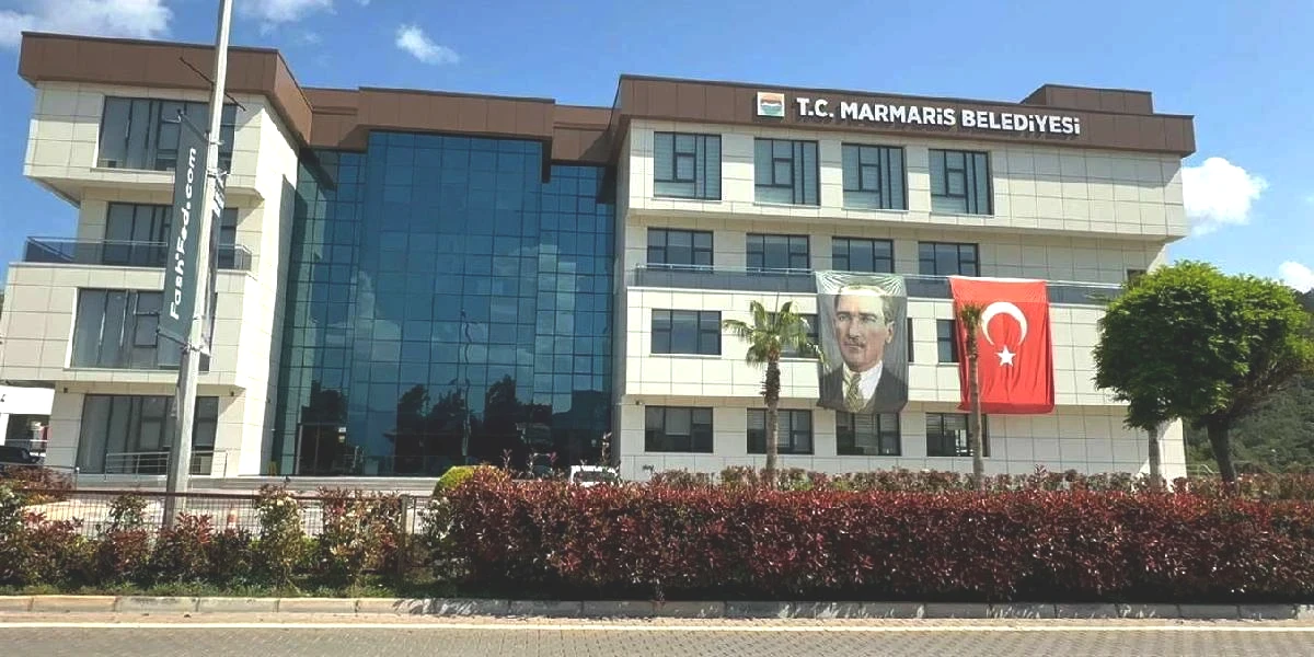 marmaris-belediyesi-acik-hava-sinemasi-2.jpg