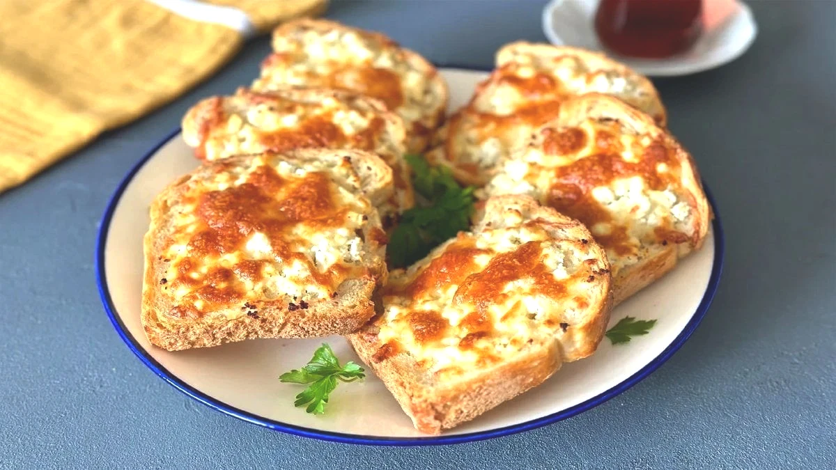 Bu tarif için ekmek bayatlatılır! Soğan ve bayat ekmek varsa deneyin, kahvaltıda silip süpürülüyor